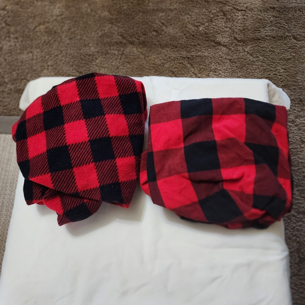 2 Changing table covers/ 1 Crib sheet